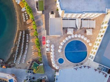 Les Ambassadeurs Hotel & Casino